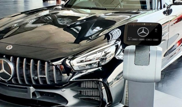 智慧零售 | temi机器人当店员，泰国奔驰4S店服务有什么不一样？